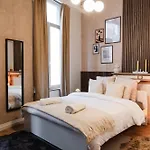 Elegant 5 Bedroom At Ghent's Core