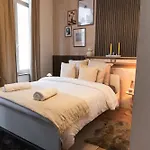 Elegant 5 Bedroom At Ghent's Core 公寓