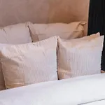 Elegant 5 Bedroom At Ghent's Core דירה