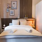 Elegant 5 Bedroom At Ghent's Core גנט