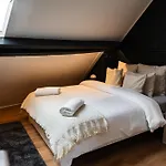 Elegant 5 Bedroom At Ghent's Core דירה *