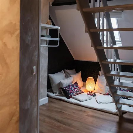 Elegant 5 Bedroom At Ghent's Core *
