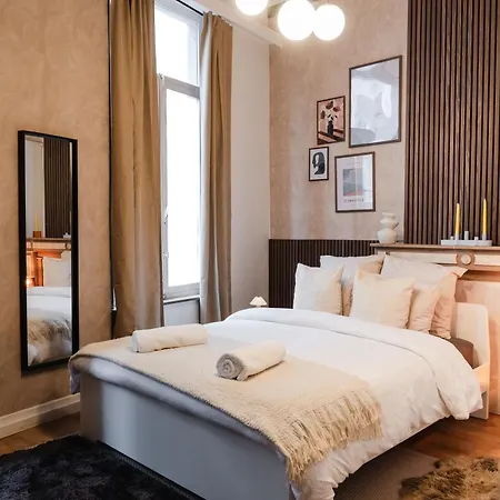 Elegant 5 Bedroom At Ghent's Core