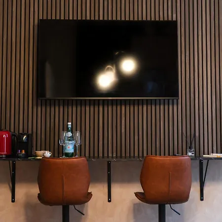 Elegant 5 Bedroom At Ghent's Core Gent