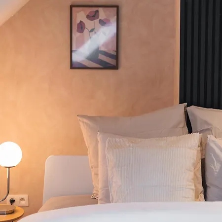 Elegant 5 Bedroom At Ghent's Core * Gent