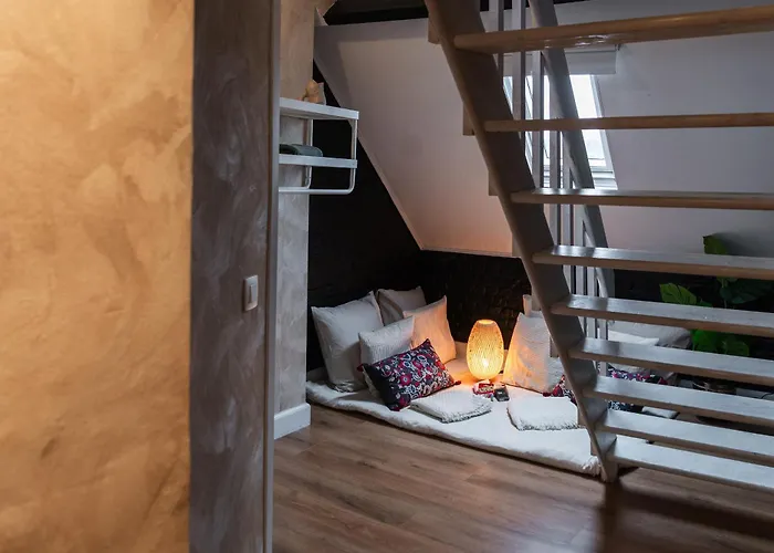 Elegant 5 Bedroom At Ghent's Core *