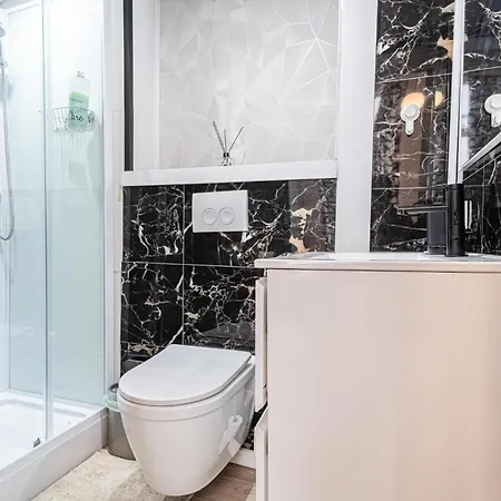 Elegant 5 Bedroom At Ghent's Core Gent