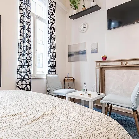 Elegant 5 Bedroom At Ghent's Core